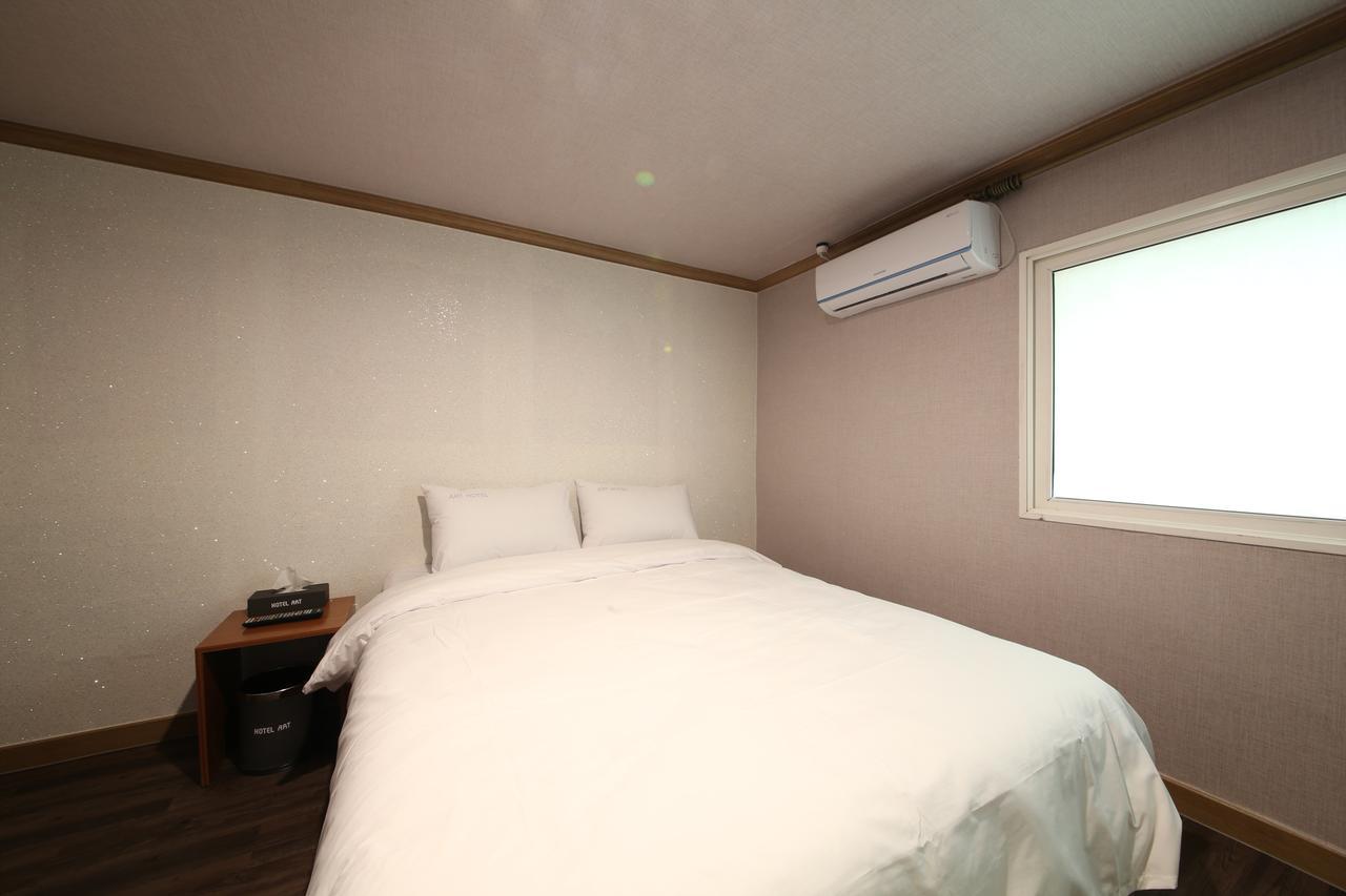 Art Hotel Гуми Экстерьер фото