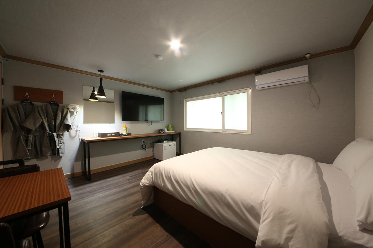 Art Hotel Гуми Экстерьер фото